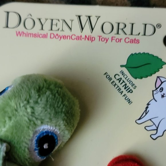 Doyen Cat Toy Turtle 2 Piece w/ catnip New! - Picture 2 of 3